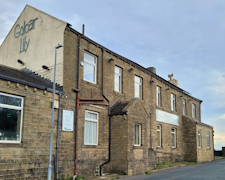 GOLCAR LILY PUB