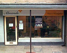 almonds.jpg (18803 bytes)