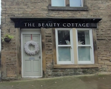 THE BEAUTY COTTAGE
