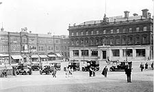 st georges square 1932 at 225.jpg (13122 bytes)