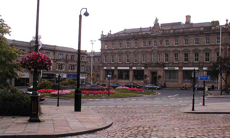 st georges square 2002.jpg (103975 bytes)